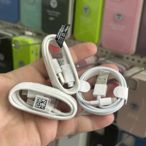 Originalni kablovi: Usb - C, Usb - micro i Usb - lightning